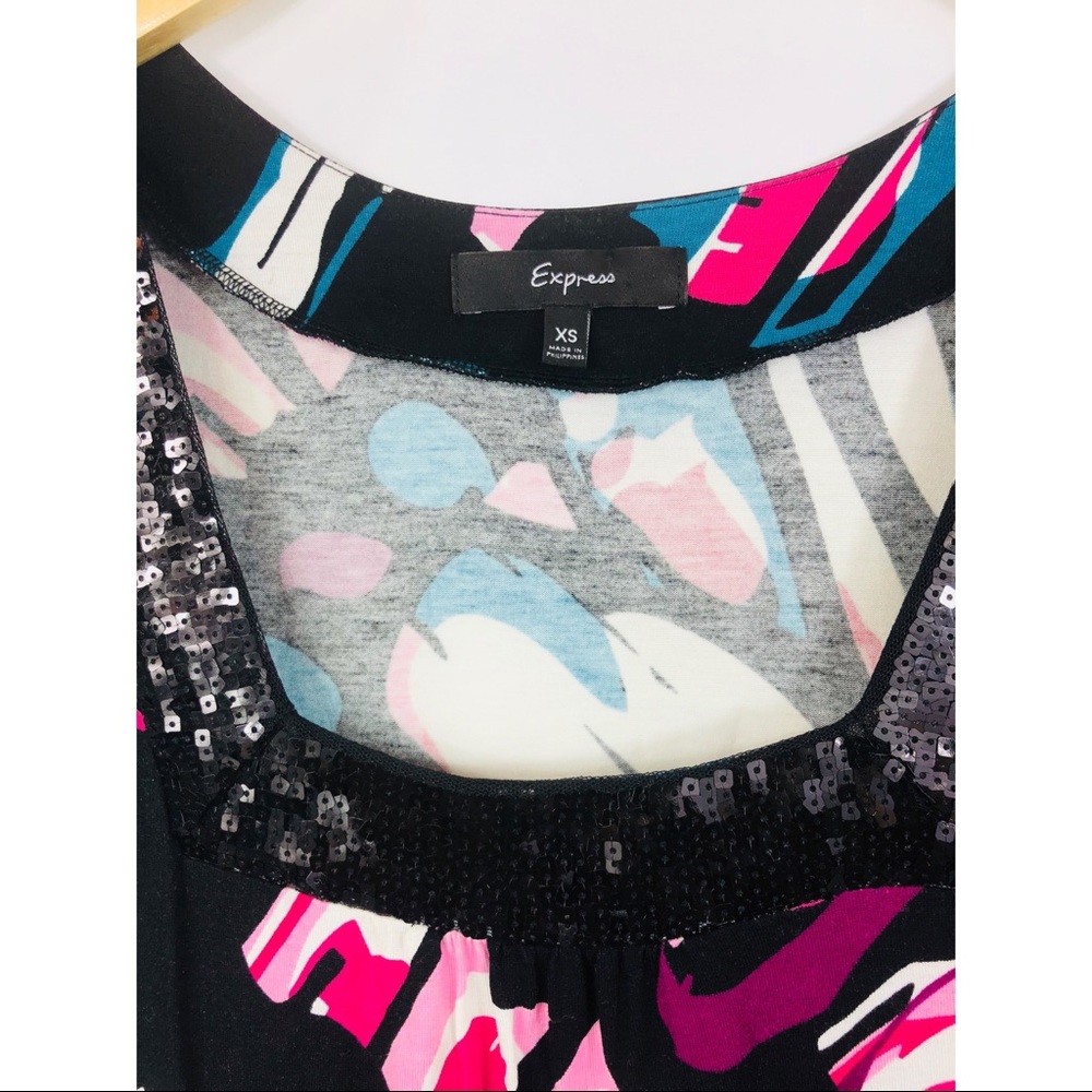 Express Geometric Top - Picture 6 of 6